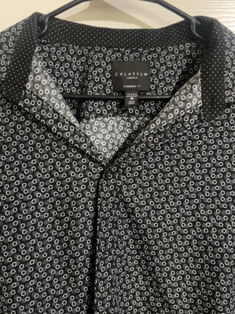 Black Micro-Print Modern Fit Button-Down Shirt